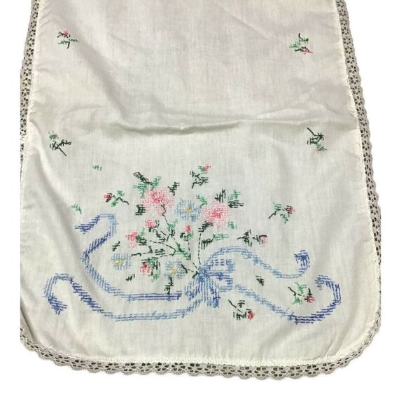 Vintage Handmade Cottagecore Table Runner Floral Ribbons Crochet Lace Trim 18x12 - Picture 2 of 4
